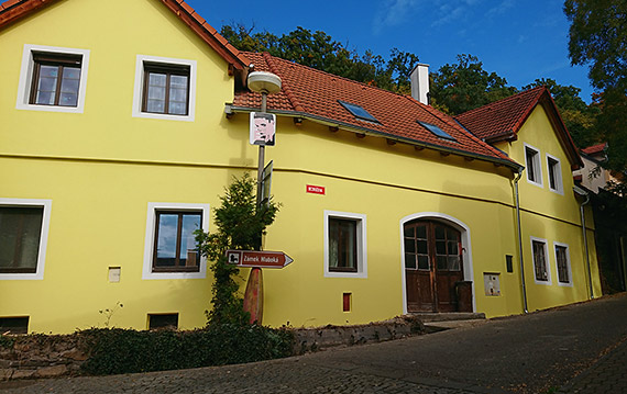 Panelový dům po revitalizaci a zateplení