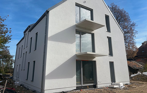 Panelový dům po revitalizaci a zateplení